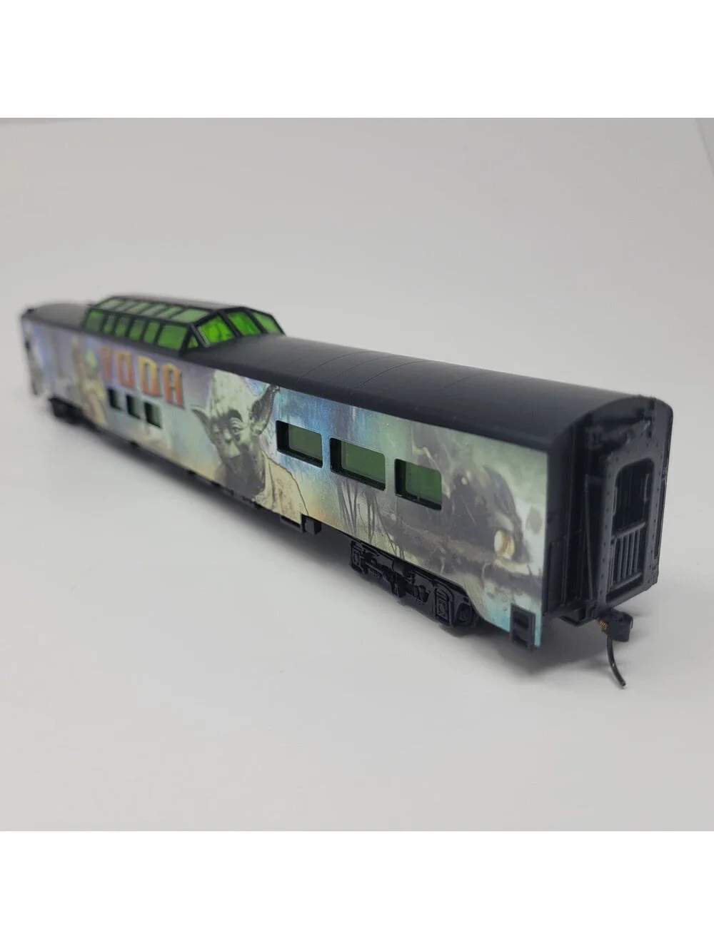Hawthorne Village Star Wars Master Yoda Vista Dome Passenger Train Car HO Scale